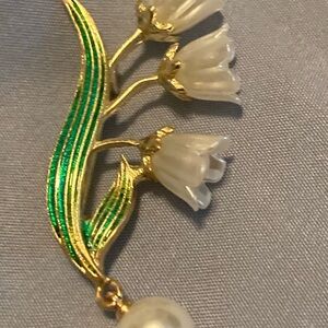Gold and Green Floral brooch